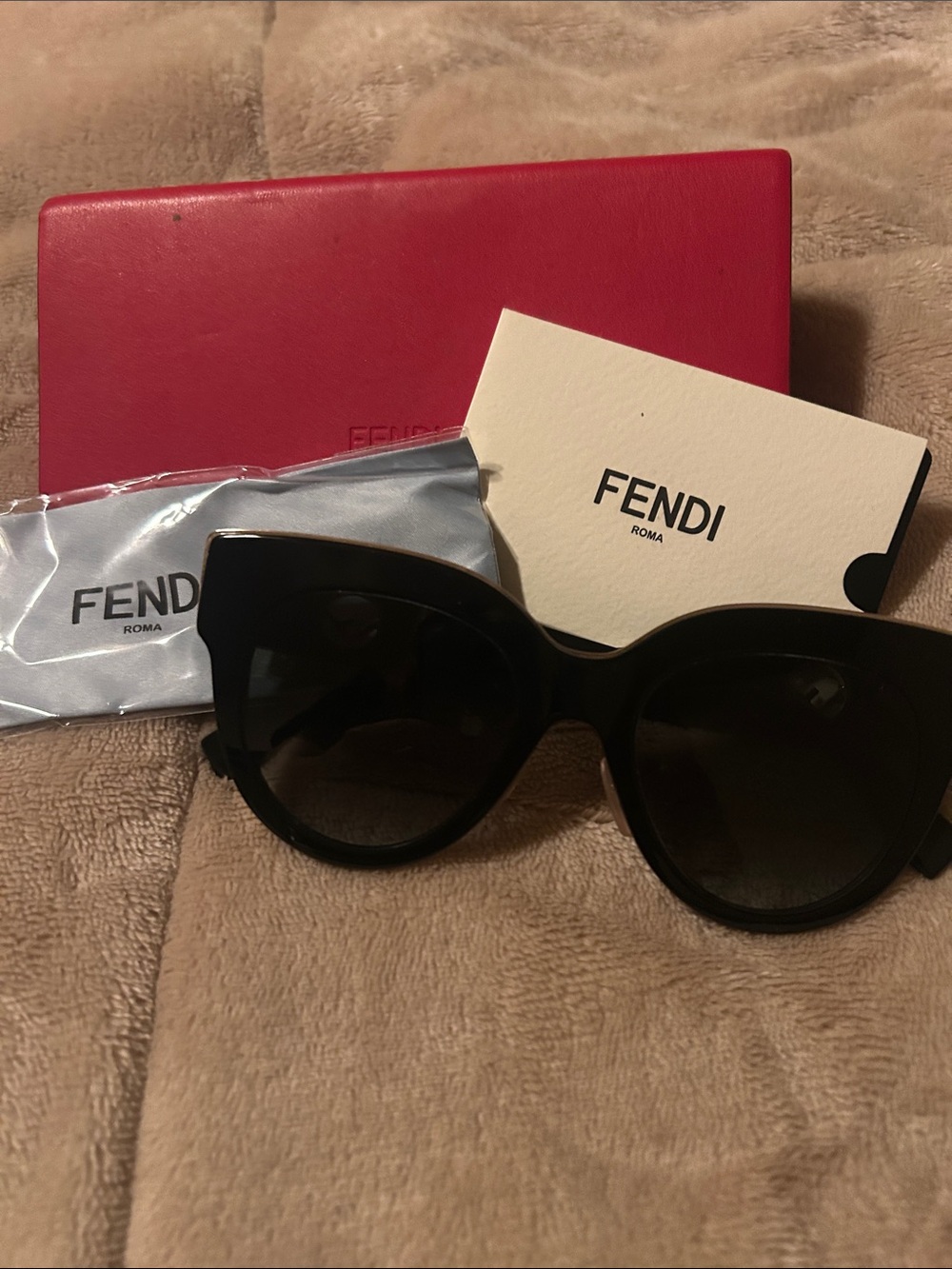 Fendi Black Oversized Cat-Eye Sunglasses - Picture 1 of 2